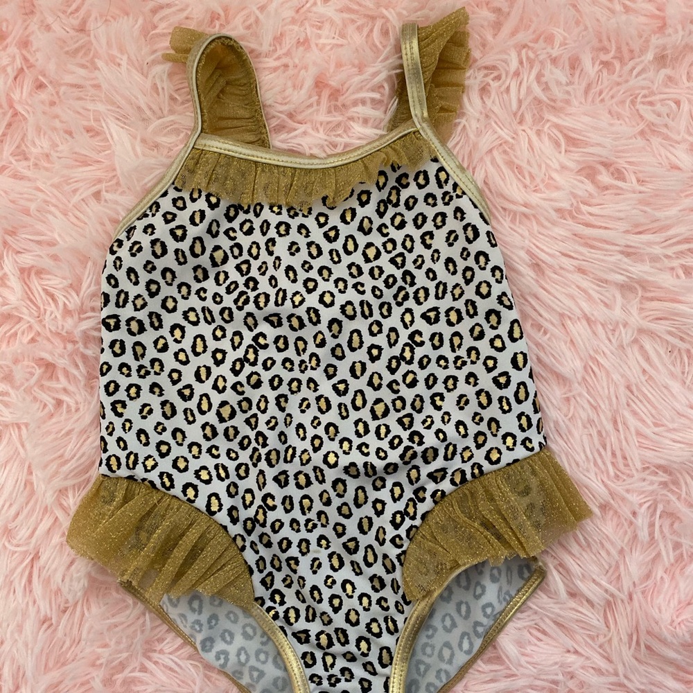 Gold leopard print swimsuit 🐆